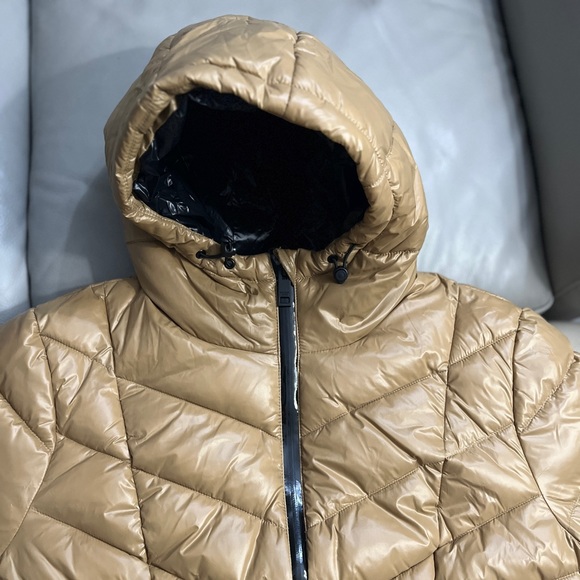 NWT - Michael Kors Women’s Belted Quilted Puffer Jacket - Size XL - Picture 5 of 9